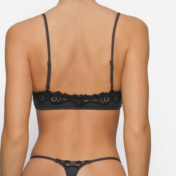 🖤NWT Skims Fits Everybody Lace Bralette Black Onyx Size LARGE - Picture 3 of 11